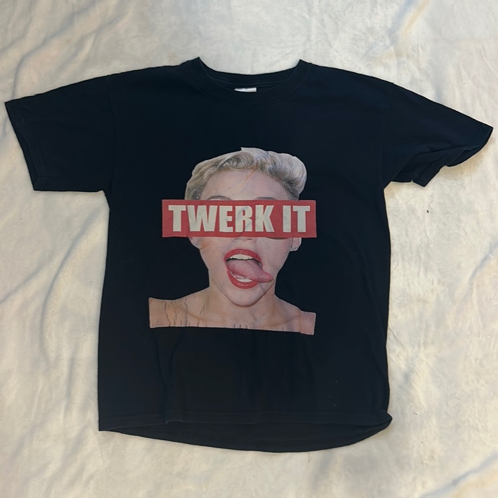 miley cyrus t shirt